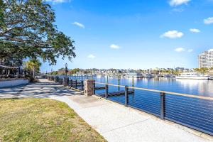 5BR home w Pool & Hot Tub Barefoot Golf Resort