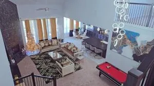 Elegant Luxury Stay in Uptown - Dilley