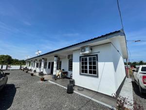 SHAH HOMESTAY Studio Pulau Indah