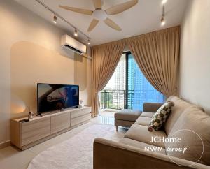 Central Park Stay chill, stay here Netflix House JCHome by MWM