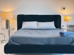 Hollywood hill stunning view cozy private room