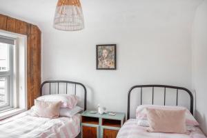 Seaside home tucked one row back from Deal beach