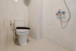 Restful and Cozy Studio at Serpong Garden Apartment By Travelio