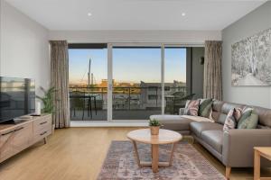 Modern Seaview by Host Solutions