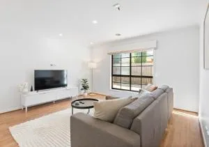 Tullamarine Landing by Ready Set Stay - Broadmeadows