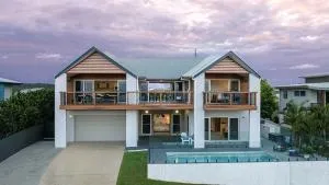 Barrier Reef Retreat - 2 Min to Beach - Seventeen Seventy