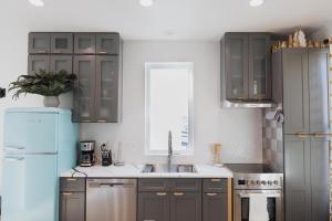 Windbird Mountain Retreat STR-300