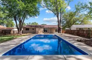 T's Luxury Pool, Home Theater & Arcade House - All Saints Village