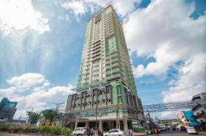 1517 Deluxe Room at Sunvida Tower