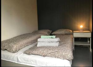 Cozy apt by subway, parking