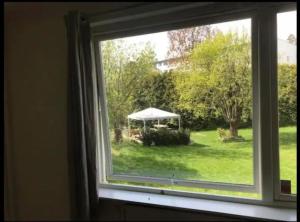 Cozy apt by subway, parking