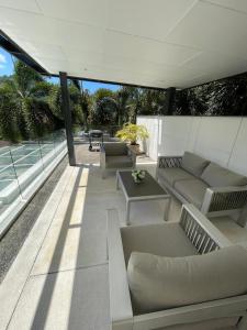 Skylight Nice Pool Villa in Kamala