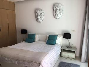 Skylight Nice Pool Villa in Kamala