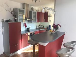 with lake view Comfortable holiday residence