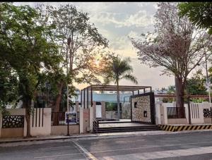 Regis Adobe - Entire Place -Service Apartment for Rent