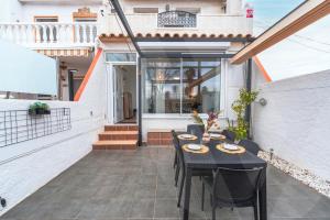Superbe Maison Empuriabrava Biblos by Welhomy