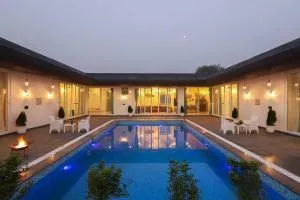 4bhk luxury private villa by The Party Citadel - Dahmi