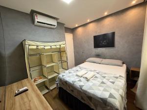 Apartamento Térreo Climatizado na Avenida Artêmia Pires Freitas