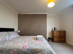 Beach & City Access - 2 Floors, Full Kitchen, Free Parking