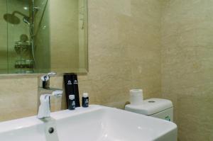 Comfortable Studio @ Menteng Park Apartment By Travelio