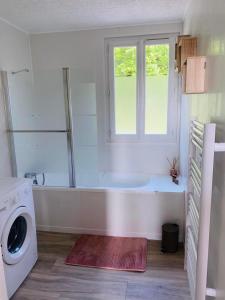 Maisons de vacances Gites Le Chene Pommier : Maison 1 Chambre