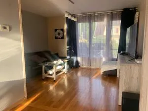 Maison 6 personnes jardin clos et coin terrasse - 库洛米耶