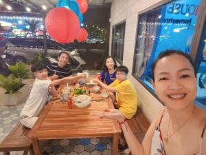 Ruby House, 3 Bedroom Apartment, beachside