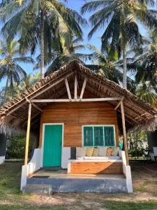 Salt Bay Kite and Dive Resort - Mudalaipali