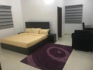 Stunning Home with Modern Charm - Alakohia