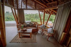 CR Tris Casa De Bambú - Bamboo House Bali