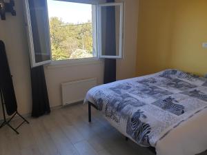 B&B / Chambres d'hotes Chambre au calme avec cuisine equipee sur demande en supplement : photos des chambres