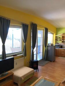 Hills View Apartment