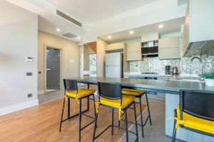 Maxi Sirius Town 1-Bed Free Pool, Spa, Fast WİFİ Fitness & Beach Access