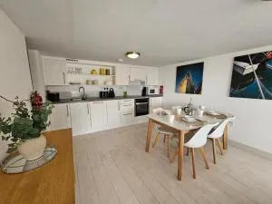 Luxury Sea View Chalet At Millendreath - East Looe