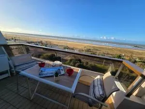 Joli studio face mer et estacade - Les Bains