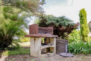 Maisons de vacances Le Pigeonnier - Piscine - Jardin - Calme : photos des chambres