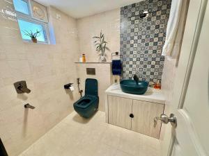 2bhk Lovely Villa near Colva beach with Pool and Lawn