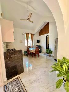 2bhk Lovely Villa near Colva beach with Pool and Lawn