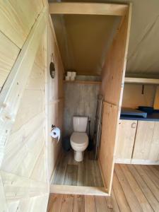 Safaritent Konijntje met privé sanitair