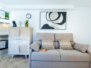 2B. Cozy Las Flores big Terrace with Pool