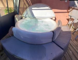 Appartements L’Abri des Regards - Piscine et jacuzzi : photos des chambres
