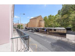 HOUZE Family flat in Central Lisbon near Zoo