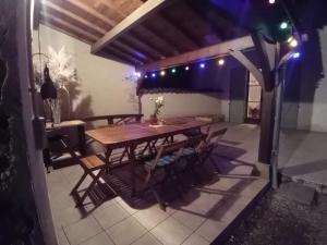 Maisons de vacances Family House With Garden For 8 At Prety : photos des chambres