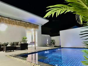 Villa Del Sol Private 2BR with Pool and Cinema