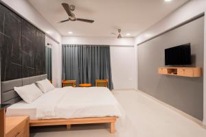 Silver waves beach stay