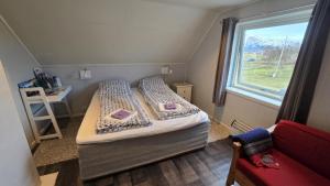 1 Room in The Yellow House, close to Airport & Lofoten