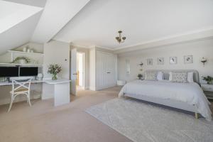 The Pink House, Salcombe, with Free Parking