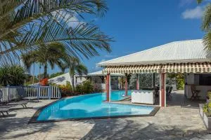 Au Plaisir des Châteaux -300m de la plage piscine - Baie Mahault