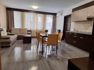 Deluxe Two-Bedroom Apartment with Air-conditioning room in Prater Residence