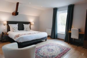 Hotels Hotel Chateau de la Marliere : Chambre Double ou Lits Jumeaux Supérieure - Vue sur Jardin - Côté Pavillon